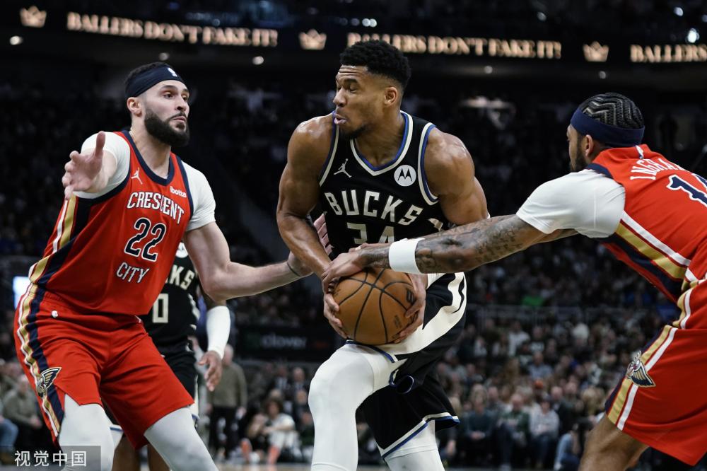 而中场球员 而中场球员